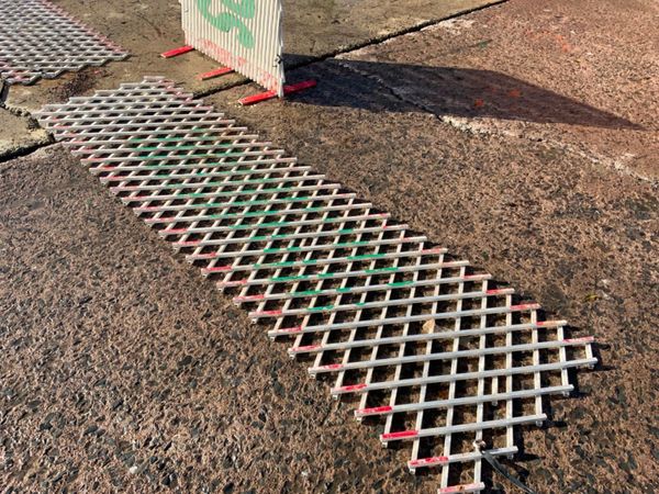 SAFETY TRELLIS BARRIERS / WALKWAYS.. 323359233
