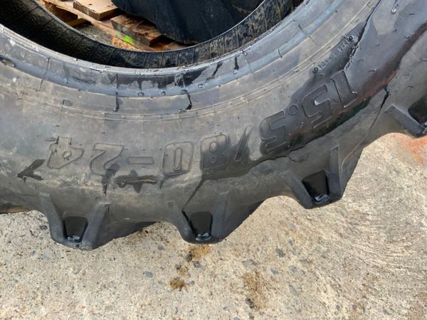 PART WORN 24" TELEPORTER TYRES.........244. 323610666