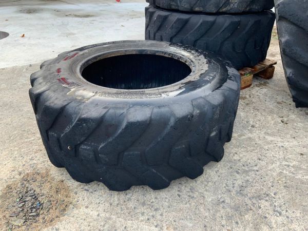 PART WORN 24" TELEPORTER TYRES.........244. 323610674