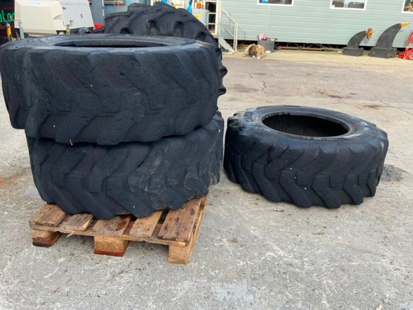 PART WORN 24" TELEPORTER TYRES.........244. 323610670