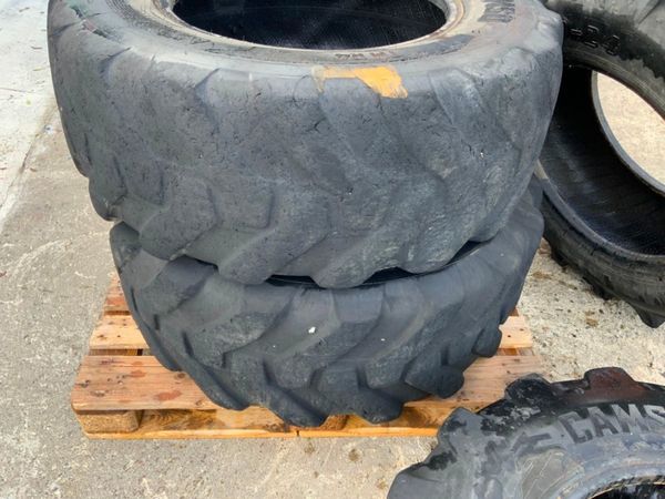 PART WORN 24" TELEPORTER TYRES.........244. 323610672
