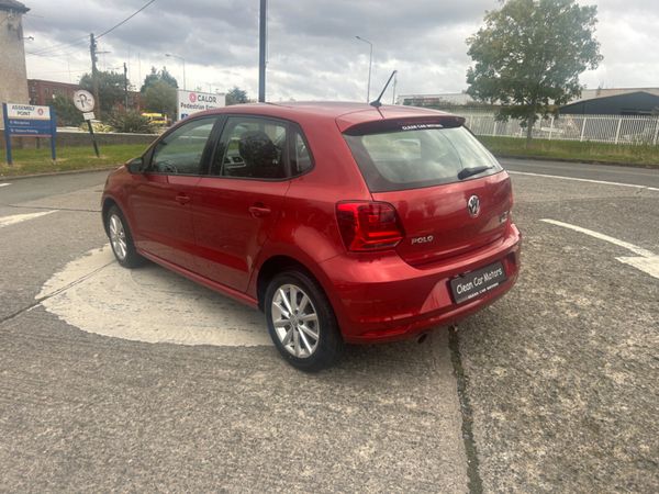 Volkswagen polo 2015 Automatic 323713685