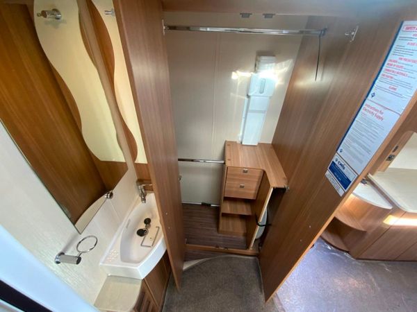 2015 COMPASS CORONA 462 CARAVAN.....2 BERTH. 323763677