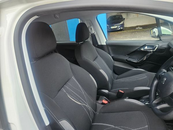 2016 Peugeot 208 Automatic 1.2/ Style 323968288