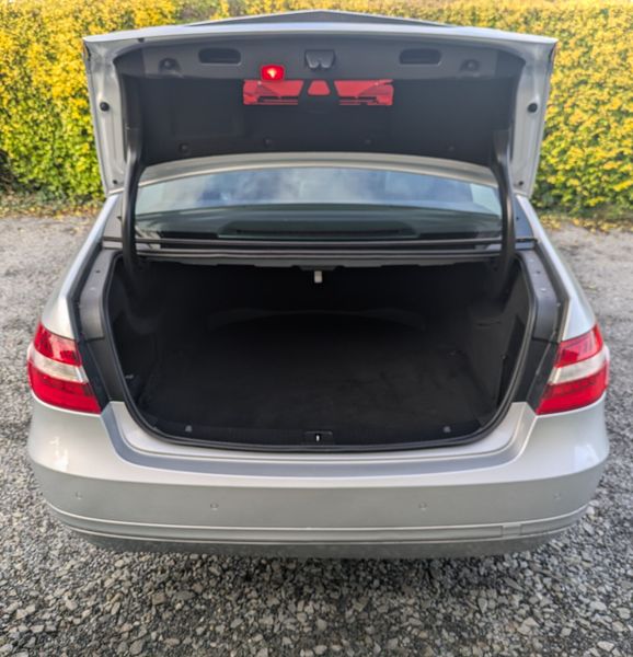 MERCEDES BENZ-E-CLASS  AUTO/NEW NCT 05/26/LOW KLMS 334309981
