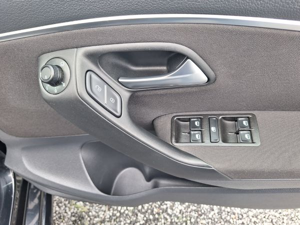 2015 Volkswagen Polo 1.2L Petrol Automatic 334337383