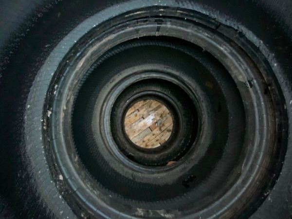 400/80/24 TELEPORTER TYRES......805. 334429633