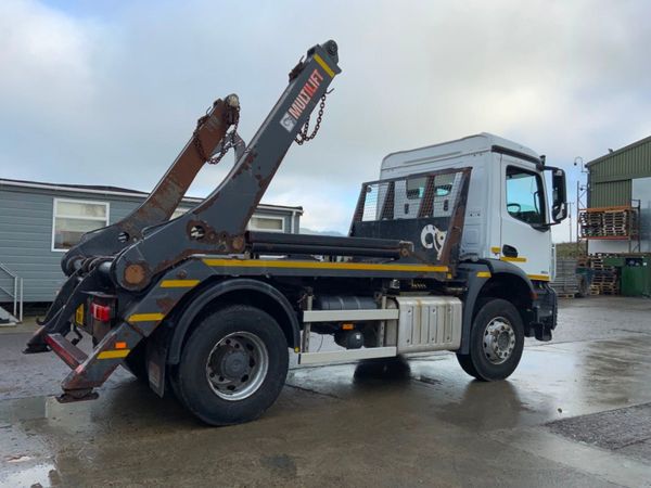 Mercedes-Benz Arocs 1824 Chain Lift Skip Loader.. 334686851