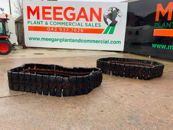 RUBBER PADS / CHAINS....8 TONNE DIGGER. 334975032
