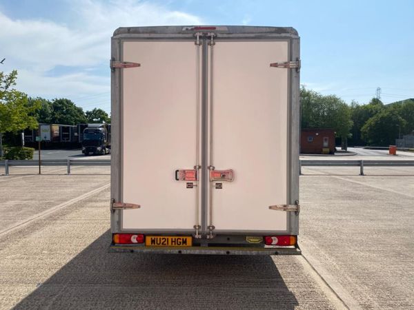2022 Renault Master Low loader 335468512