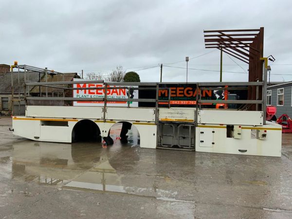 30ft LIGHTWEIGHT FLAT BED / PLANT BODY. 335673317