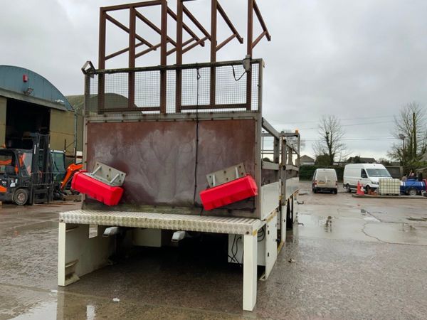 30ft LIGHTWEIGHT FLAT BED / PLANT BODY. 335673318