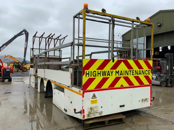 30ft LIGHTWEIGHT FLAT BED / PLANT BODY. 335673324