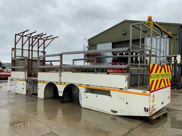 30ft LIGHTWEIGHT FLAT BED / PLANT BODY. 335673325