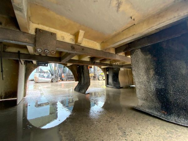 30ft LIGHTWEIGHT FLAT BED / PLANT BODY. 335673327