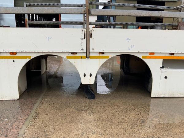 30ft LIGHTWEIGHT FLAT BED / PLANT BODY. 335673321