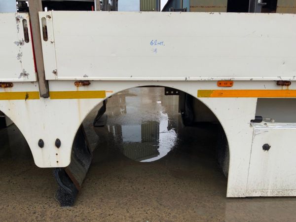 30ft LIGHTWEIGHT FLAT BED / PLANT BODY. 335673322
