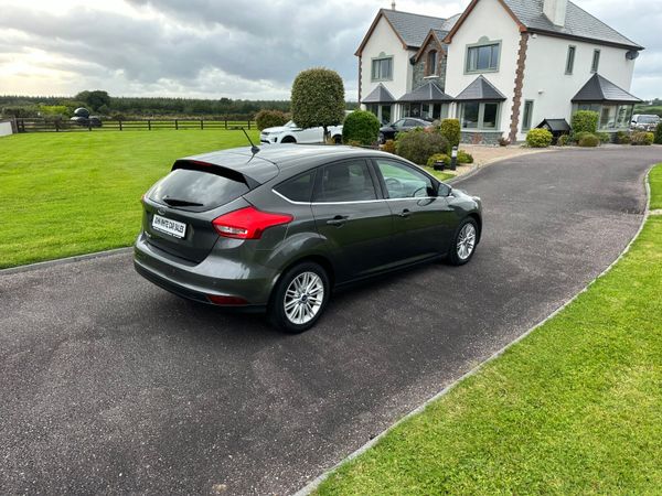 Ford Focus Zetec 120 bhp 335806054