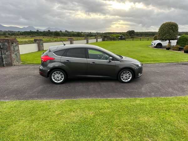 Ford Focus Zetec 120 bhp 335806055