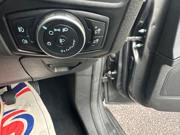 Ford Focus Zetec 120 bhp 335806056