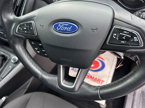 Ford Focus Zetec 120 bhp 335806057