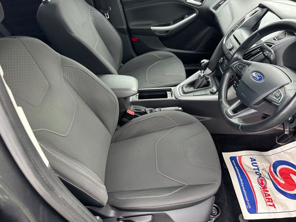 Ford Focus Zetec 120 bhp 335806053