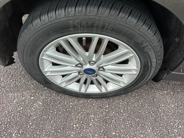 Ford Focus Zetec 120 bhp 335806061