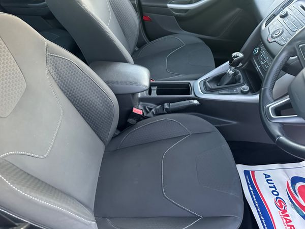 Ford Focus 1.5 Zetec 335806101