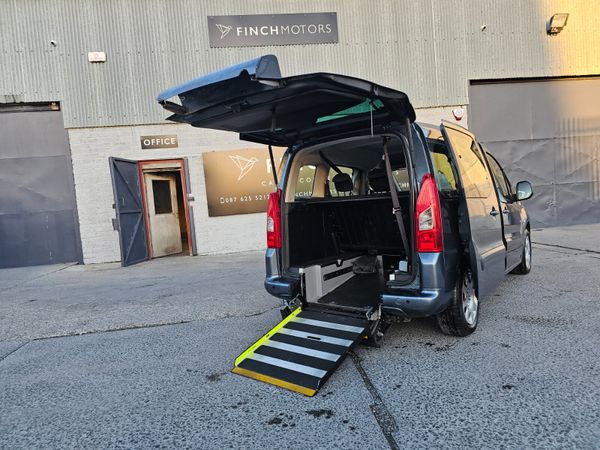 PEUGEOT TEPEE WHEELCHAIR // AUTOMATIC // NEW NCT 335927713