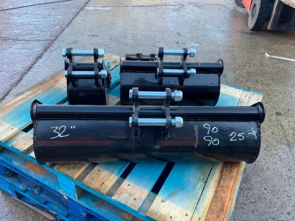 MICRO DIGGER BUCKETS & Q/HITCH.....25mm PINS. 336179589