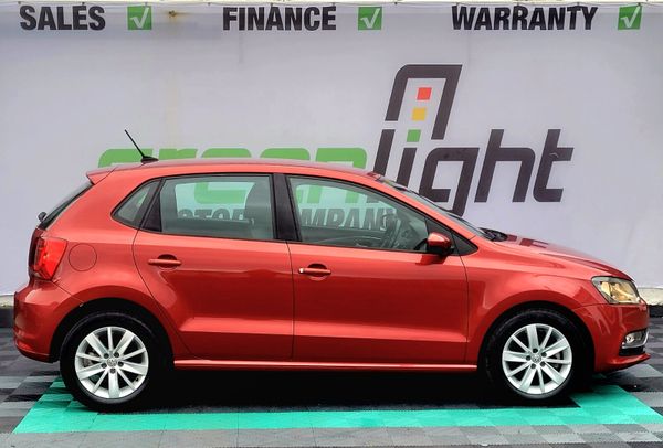 Volkswagen Polo 2015 Automatic Comfort Line + 336600679