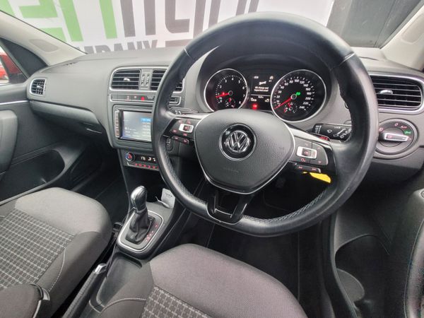 Volkswagen Polo 2015 Automatic Comfort Line + 336600688