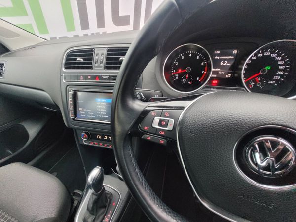 Volkswagen Polo 2015 Automatic Comfort Line + 336600689