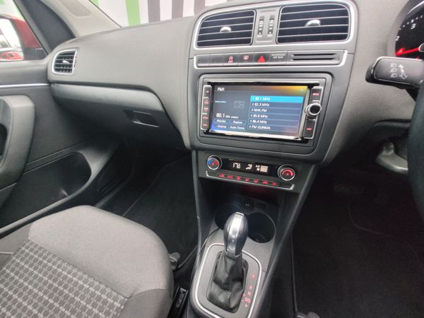 Volkswagen Polo 2015 Automatic Comfort Line + 336600710