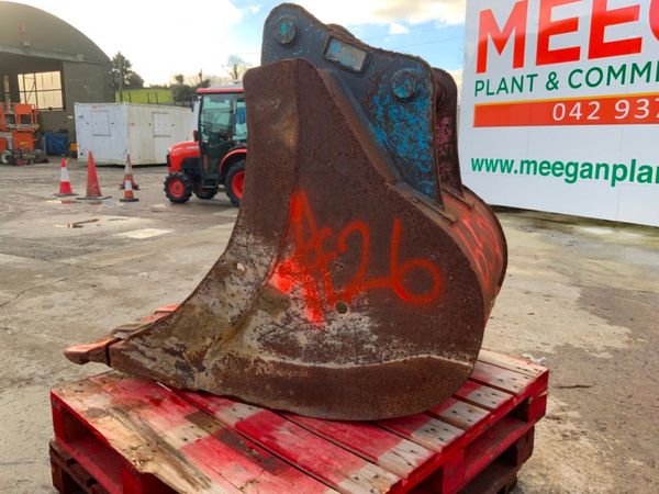 30" HILL DIGGING BUCKET...65mm PINS.....#26. 337186022
