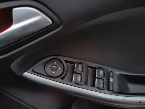Ford Focus 2014 - Titanium 1.6 Diesel Manual 337639961