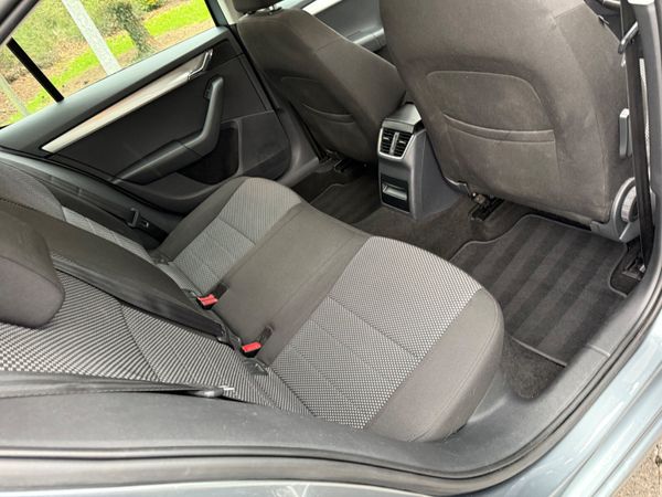 Skoda Octavia 2013 Petrol Low KMS 337970799