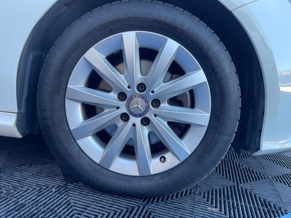 2017 MERC A180 (B38) 338105915