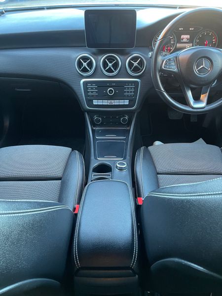 2017 MERC A180 (B38) 338105917