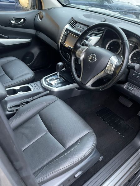 2019 Nissan Navara Tekna CrewCab DCI Commercial 338318825