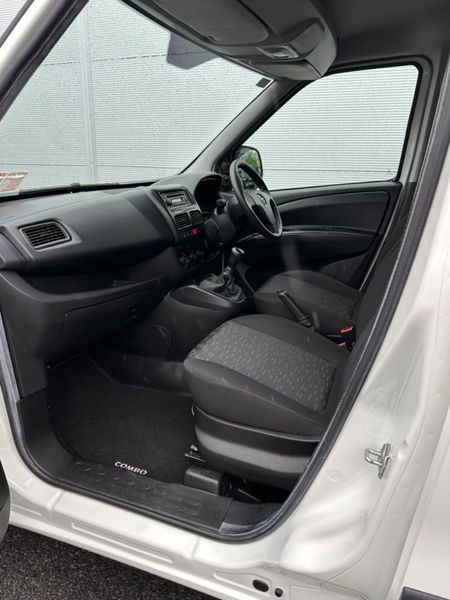 Opel Combo *Tiny mileage 338323580