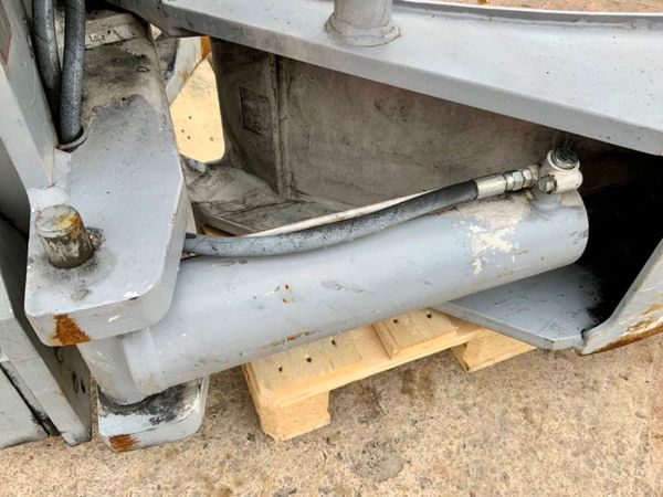 CASCADE 110f  HYDRAULIC ROLL CLAMP.......615p. 338825771