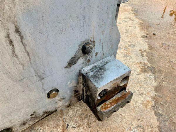 CASCADE 110f  HYDRAULIC ROLL CLAMP.......615p. 338825773