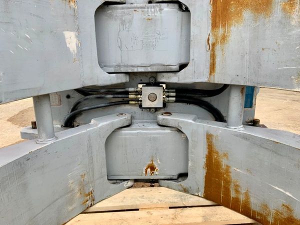 CASCADE 110f  HYDRAULIC ROLL CLAMP.......615p. 338825781
