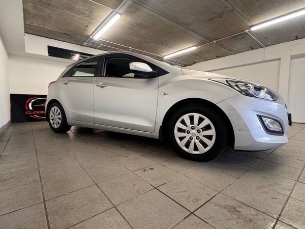 Hyundai i30 2016 339237789