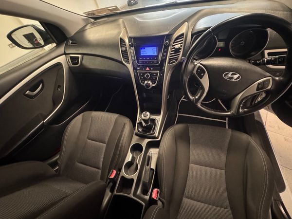 Hyundai i30 2016 339237790