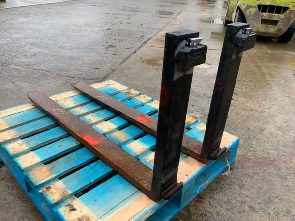 48" x 16" SLIDING CARRIAGE TYPE FORKS.....47. 339415189