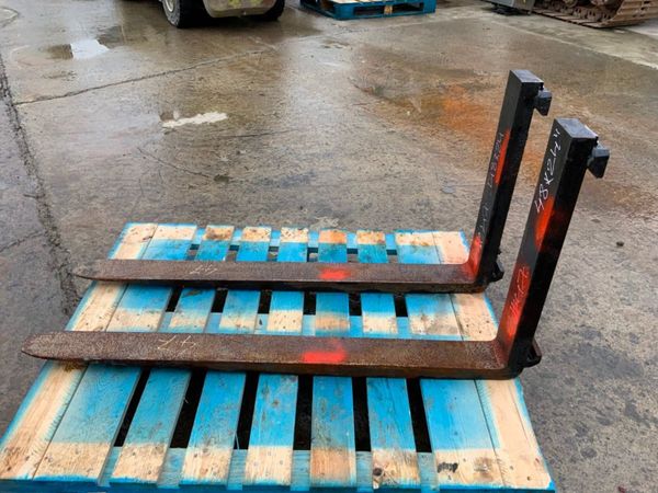 48" x 16" SLIDING CARRIAGE TYPE FORKS.....47. 339415190