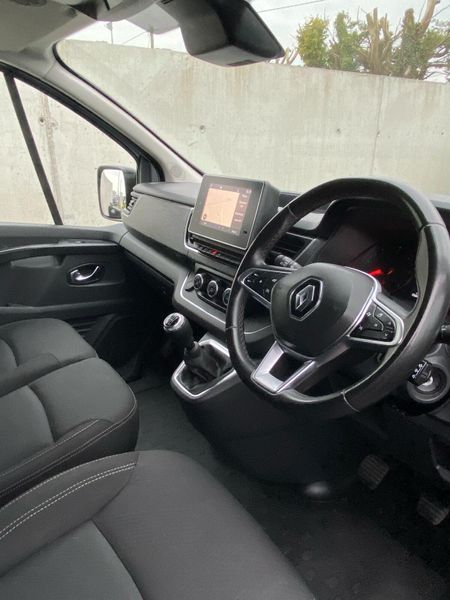 **PRICE DROP** Renault Trafic Sport 2023 339419503