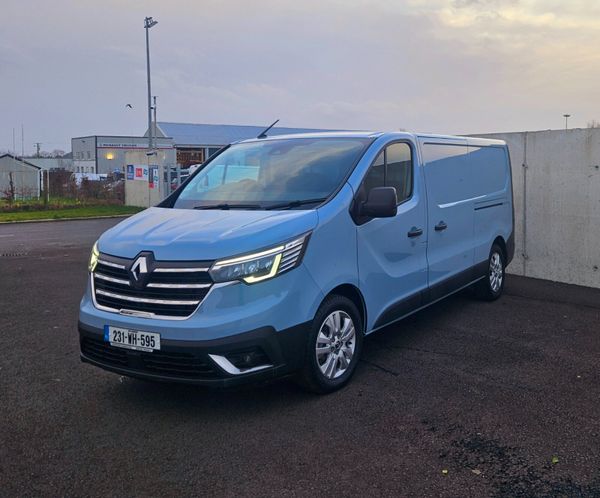 **PRICE DROP** Renault Trafic Sport 2023 339419537